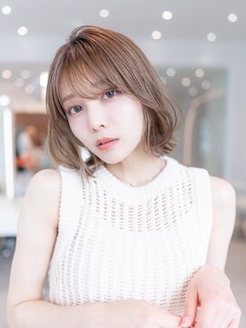 メゾンバイハバナ(maison by HAVANA) 20代30代大人かわいい斜めバンググレージュカラー小顔前髪ボブ