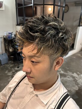 ステディー(Steady) スペインカールハイライトスタイル