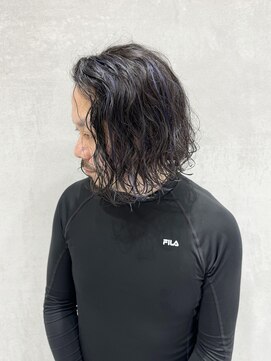 ウシワカマルエムティードット 富士宮店(USHIWAKAMARU MT.) メンズハイライト×パーマ