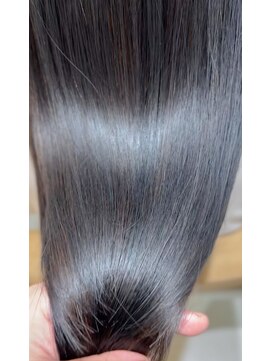 グロウ レランテ(GLOW lelante) 艶髪　　《降旗限定》　髪質改善ストレート