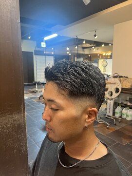 リー 東三国(Lee) スキンフェード