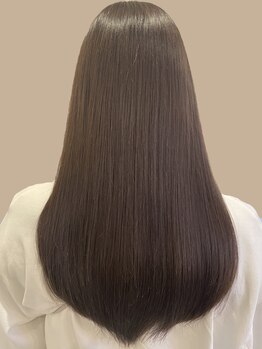 サロンドカヨ(salon de KAYO)の写真/髪質改善で扱いやすい髪を実現します◎自然なストレートで、指通りなめらかなうるツヤヘアに♪