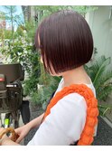 秋カラーのミニボブスタイル