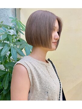 スニュウ(snuw) 切りっぱなしボブ小顔カットミルクティカラーラベンダーカラー