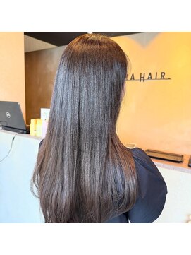 イーラヘアー(ERA HAIR) チェリーレッド×ほんのりふわっとレイヤーハッシュカット20代