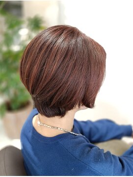 アンベリールフルー(EMBELLIR fleur) 前下がりのグラデーションボブカットスタイル