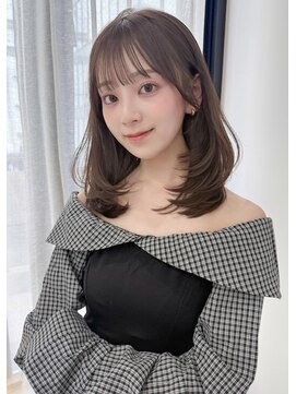 リリー(Lilley) 【lilley_はまひ】ミディアムレイヤー/流し前髪/顔周り/髪質改善