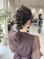 エミュ(emu.)&nbsp;お呼ばれに♪ぽこぽこポニーテールアレンジ