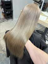 リア 布施店(Lia) ミルクティーベージュ