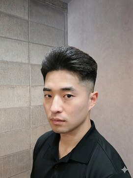 ワンワンオー バーバーショップ コンチネンタル(@110 BARBER SHOP continental) ラフショート
