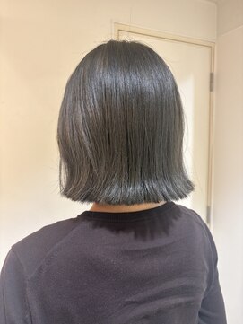 コマド(Comado) オリーブグレージュボブ
