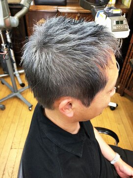 ベル(BELL) 傷まないブリーチ2回でシルバー☆【BELL桜新町/用賀】