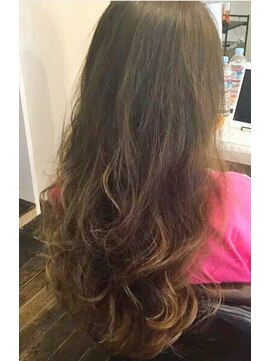 リコモ(Likkle More) グラマラスハイライト担当中嶋　【十条　美容室　リコモ】