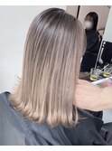 エアータッチバレイヤージュ白髪ぼかし／ケアブリーチハイライト