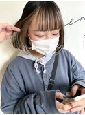 ぱつっとボブと顔まわりインナーベージュ