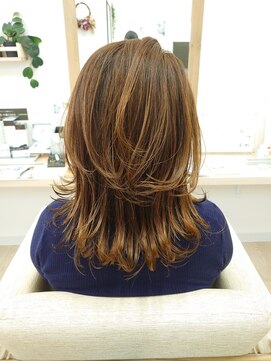 シルビジュー(Cills Bijou) ☆大人女性美髪セミロングウルフレイヤー☆