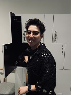 ノイ(noi) 髪型　メンズ　ショート　パーマ　爽やか