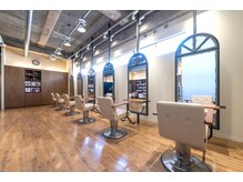 ヘアー ドレッサー パワードール(Hair Dresser)の雰囲気（問屋町のサプルビル3F、落ち着いた雰囲気の店内。）