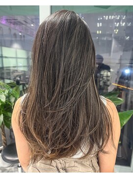 ノラ ウメダ(NORA UMEDA) 地毛ハイライト地毛風ハイライト細いハイライト大阪ハイライト