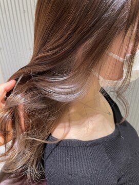 エミュー(emue) 20代こなれ感イヤリングカラー透明感カラー