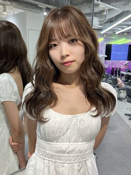 ユーフォリア 渋谷グランデ(Euphoria SHIBUYA GRANDE) ヘーゼルベージュ　ブリーチなしダブルカラー　顔まわり