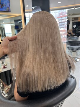 ラピス 渋谷本店(Lapis) ミルクティーベージュ/ケアブリーチ/ハイトーン/髪質改善/海外風