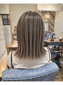 ブリーチハイライトカラーミルクティーベージュレイヤーカット