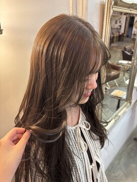 フルアヘッド(FULL A HEAD) ベージュカラー