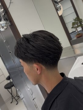 トウキョウ クラシック バーバー タウン(TOKYO CLASSIC BARBER TOWN) テーパーフェード