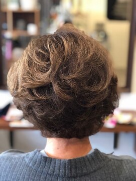 ボヌール ヘアーワークス(Bonheur hair works) フェザーカット×お洒落マダム×ラベージュ