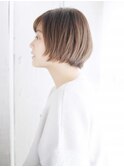 透け感バングのナチュラルショート