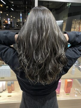 ジーニー 横浜(giinii) giinii横浜_渋谷良太_極細_ハイライトカラー_グレージュ