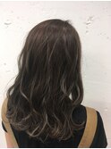 アッシュグレーハイライトカラー