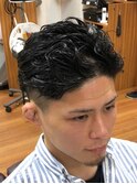 ツイストスパイラルトランクスヘアツーブロックフェザーマッシュ