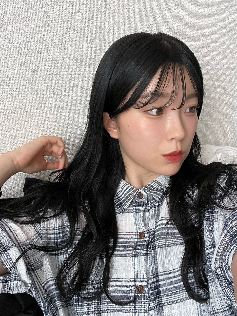 久留栖るなちゃん♪シールエクステで黒髪ロングヘアに大変身