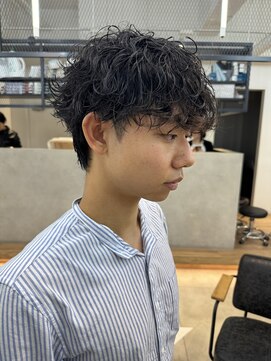 ゼスト リル 新宿(ZEST lill) 波巻きパーマ マッシュパーマ ハイライト アッシュブラック 新宿