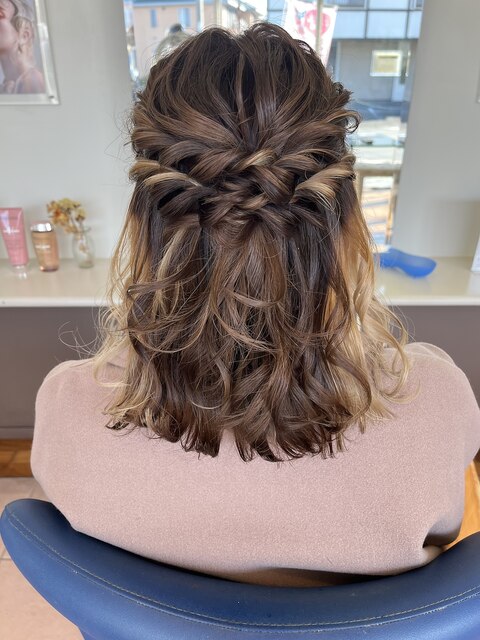 ヘアアレンジパーティーヘアハーフアップ編み込み