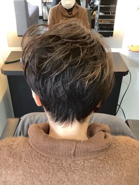 アルニコ エム 松戸駅前(ALNICO .. M) ５０代６０代「白髪抑制カラー」ショートグラデーション♪