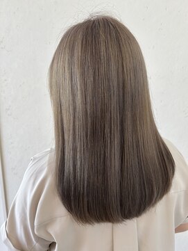 クララ トヨハシ(CLALA Toyohashi) パールグレージュ