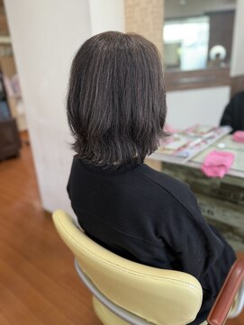 アークスヘアー 大人美人斜めバングくびれデジタルパーマ毛先丸みパーマ