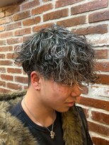 ミリオンバックス 御徒町店(Million Backs) 御徒町/刈り上げセンターパート/波巻きツイストスパイラル