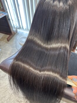 バディヘア ルーツ(BUDDY HAIR ROOTS)の写真/酸性ストレートを使用したダメージレスな縮毛矯正でツヤ×ストレートが叶う◎手触りのいいサラサラヘアに◇