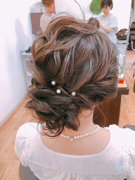 ヘアーデザイン サンニイイチヨン(HAIR DESIGN 3214) 周りと差がつくお呼ばれシニヨン★