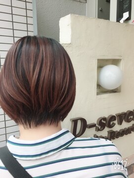 ディーセブン ヘアーリゾート(D seven Hair Resort) まとまりふわっとショート