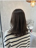 オリーブカラーとレイヤーカット