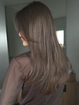 サイン 渋谷(SIGN) 韓国ヘアレイヤーロンググレーベージュ前髪パーマ黒髪