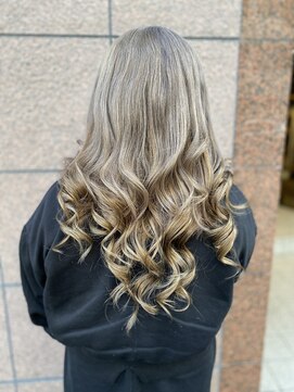 フツーロ 栄(FUTURO) プルエクステ