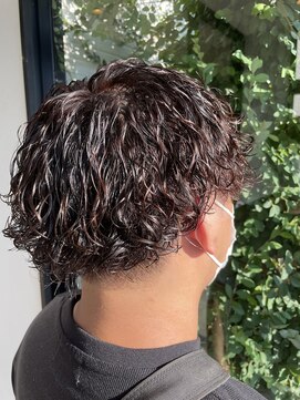 アンダートゥリーガーデン(UNDER TREE GARDEN) 波打ちパーマ