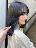 ブルーブラック　ウェーブ巻き　ミディアムボブ 髪質改善カラー
