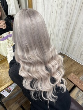 ヘアスタジオワン 藤沢店(HAIR STUDIO ONE) ホワイトシルバー